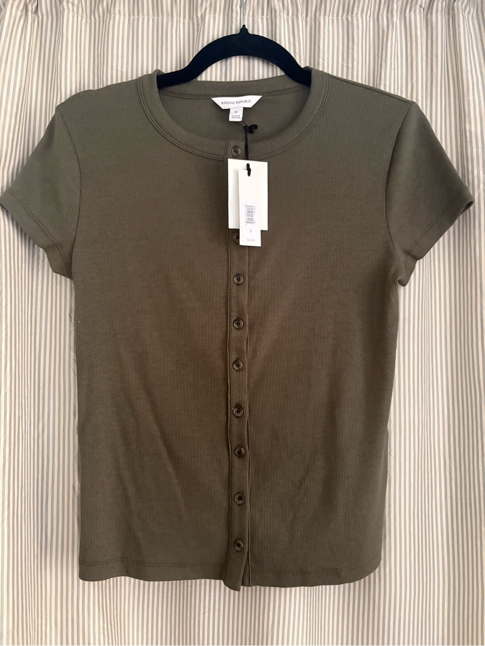 Banana Republic Olive Green Short-Sleeve Button-Front Ribbed Top